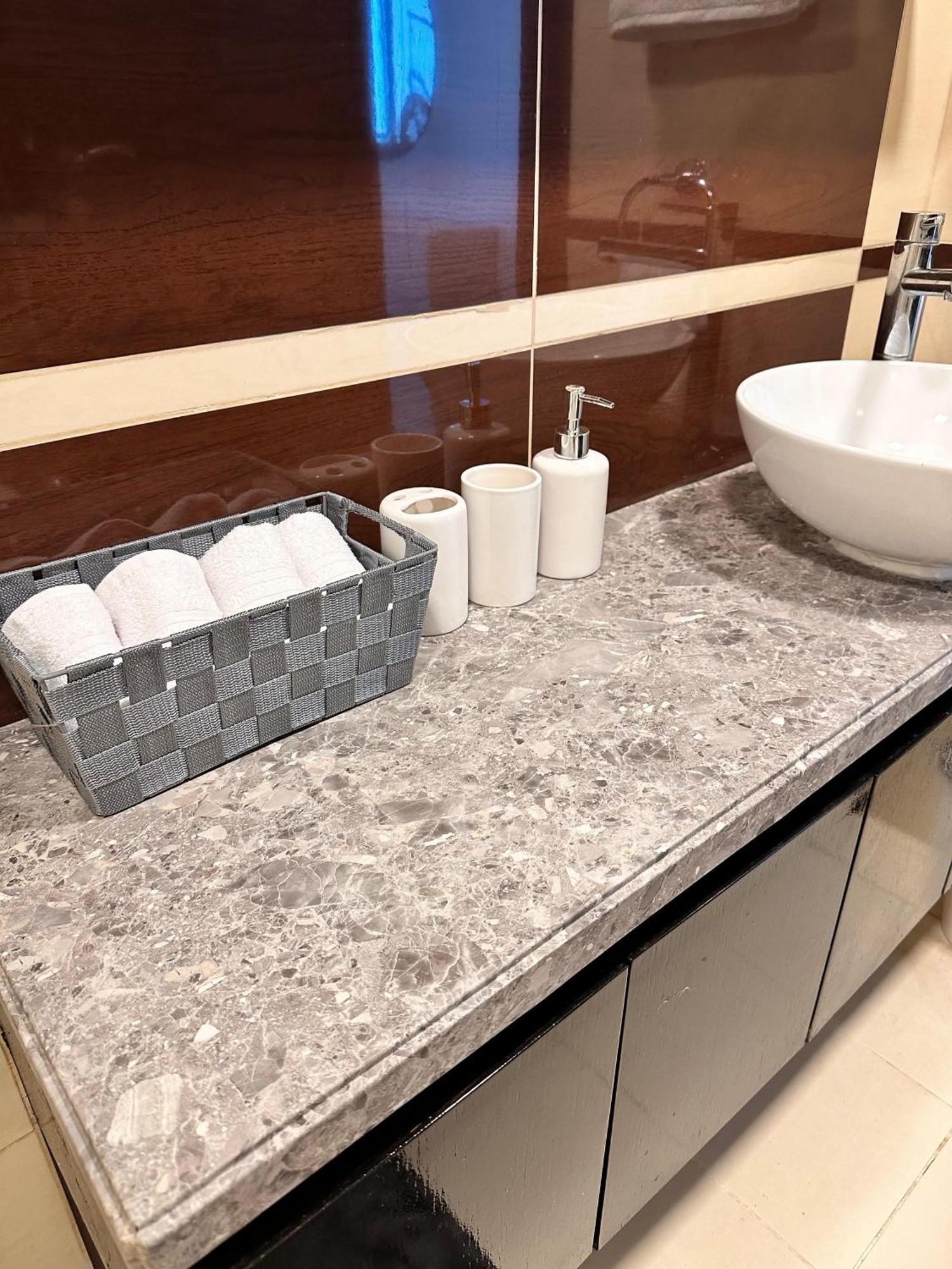 Appartamento Wonderful 1Bd With Full Marina View Dubai Esterno foto